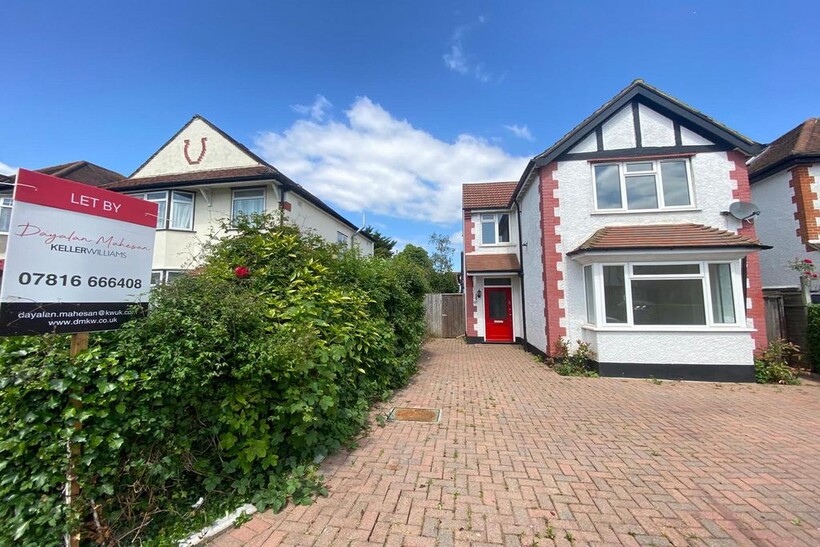 Beechcroft Gardens, Wembley, HA9 4 bed detached house to rent - £3,350 pcm (£773 pw)