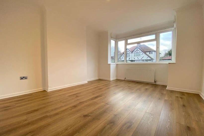 Beechcroft Gardens, Wembley, HA9 4 bed detached house to rent - £3,350 pcm (£773 pw)