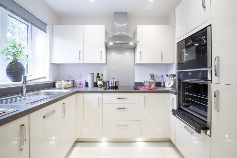 Marple Lane, Chalfont St Peter SL9 1 bed apartment to rent - £4,735 pcm (£1,093 pw)