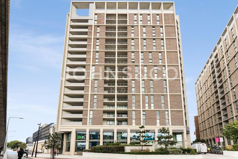 Discovery Tower, Canning Town... 1 bed apartment to rent - £1,998 pcm (£461 pw)