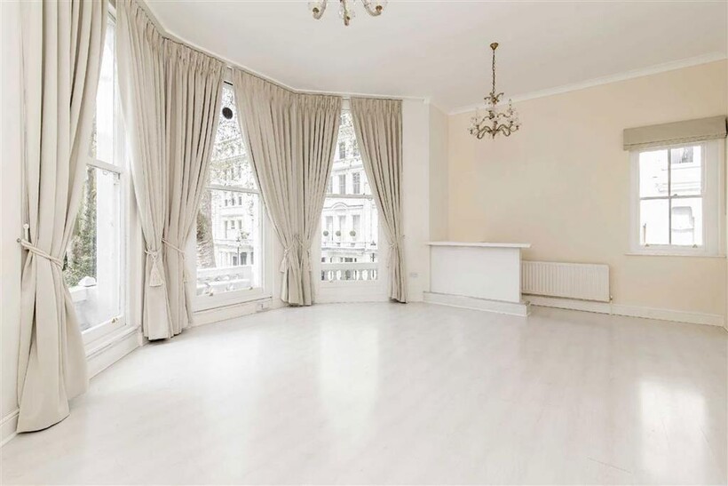 Cornwall Gardens, London SW7 1 bed flat to rent - £3,228 pcm (£745 pw)