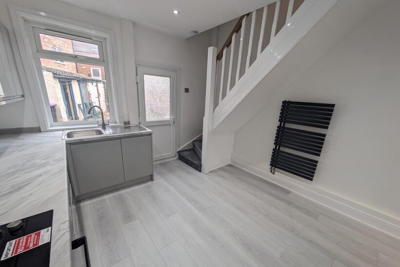 Grantley Street, Grantham, NG31 2 bed terraced house to rent - £785 pcm (£181 pw)