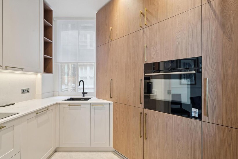Basil Street, London, SW3 3 bed flat to rent - £11,267 pcm (£2,600 pw)