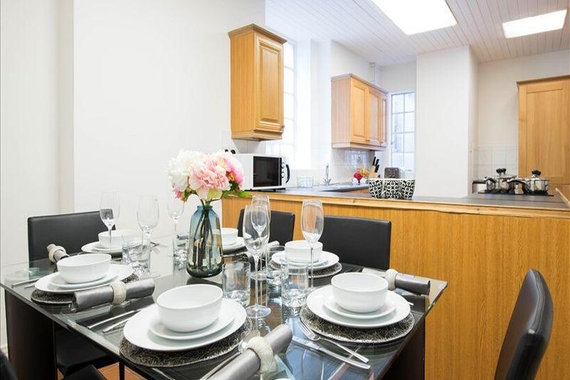 London NW8 5 bed flat to rent - £8,753 pcm (£2,020 pw)