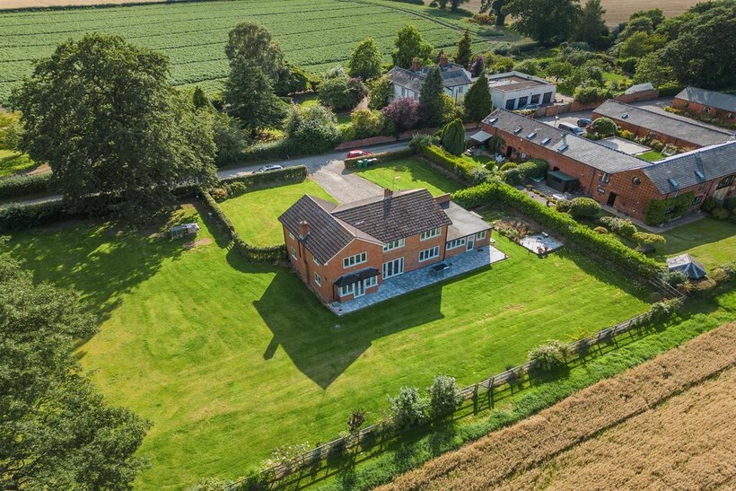 Oaklands Farm-2.jpg