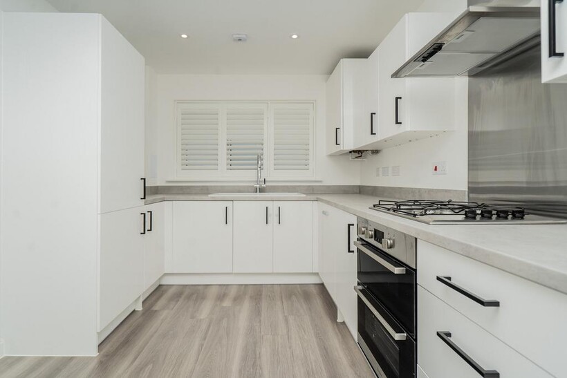 Barrosa Way, Milton Keynes, MK8 4 bed terraced house to rent - £2,195 pcm (£507 pw)
