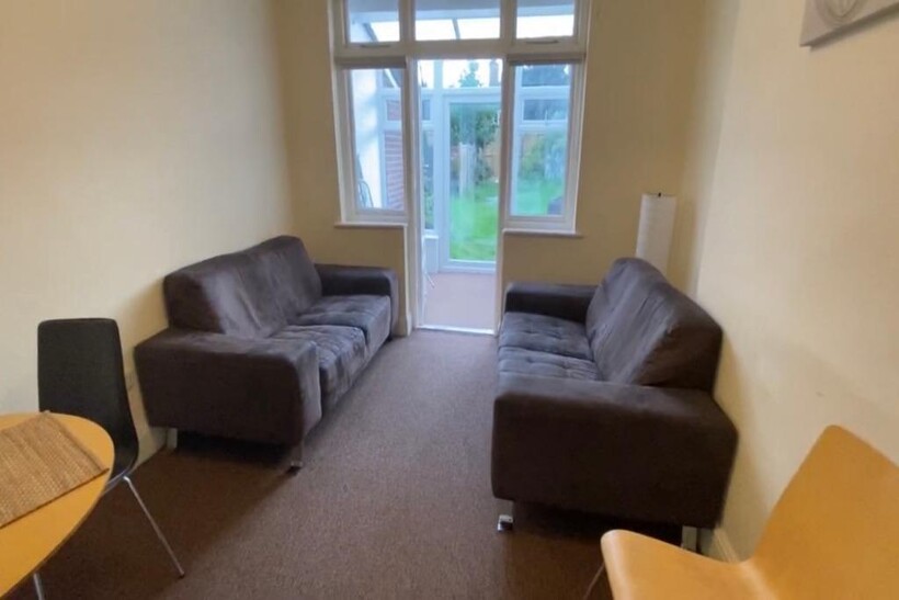 (3 BED) Marlborough Road, Nottingham NG9 3 bed semi-detached house to rent - £1,235 pcm (£285 pw)