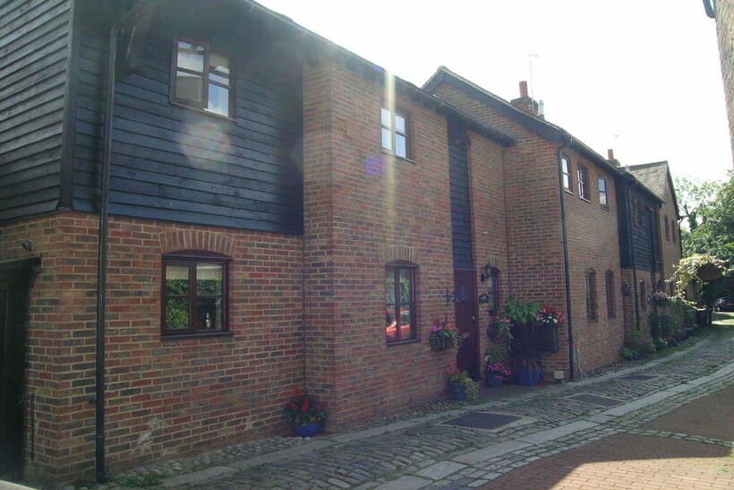 George Walk, Ware SG12 2 bed cottage to rent - £1,595 pcm (£368 pw)
