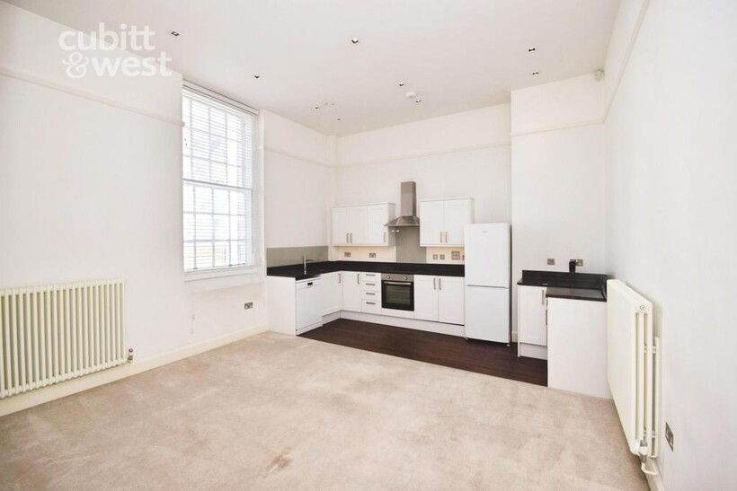 Lounge/Kitchen