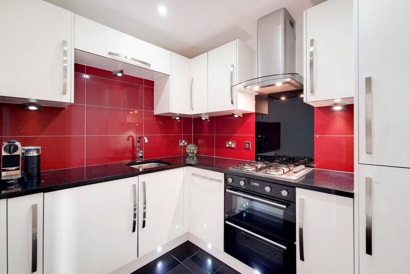 Newport Avenue, Canary Wharf, London... 3 bed flat to rent - £3,879 pcm (£895 pw)