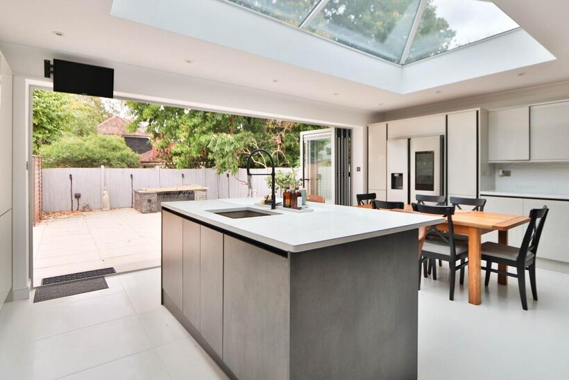 Hampton 5 bed detached house to rent - £4,350 pcm (£1,004 pw)