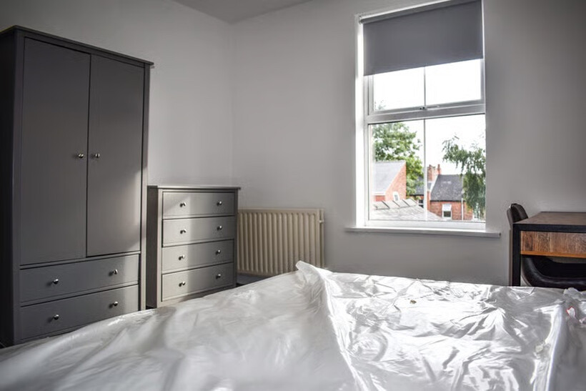 57 Richmond - bedroom12.png