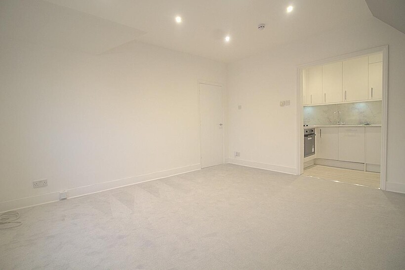 Listing 318302 0002 4d22bd85