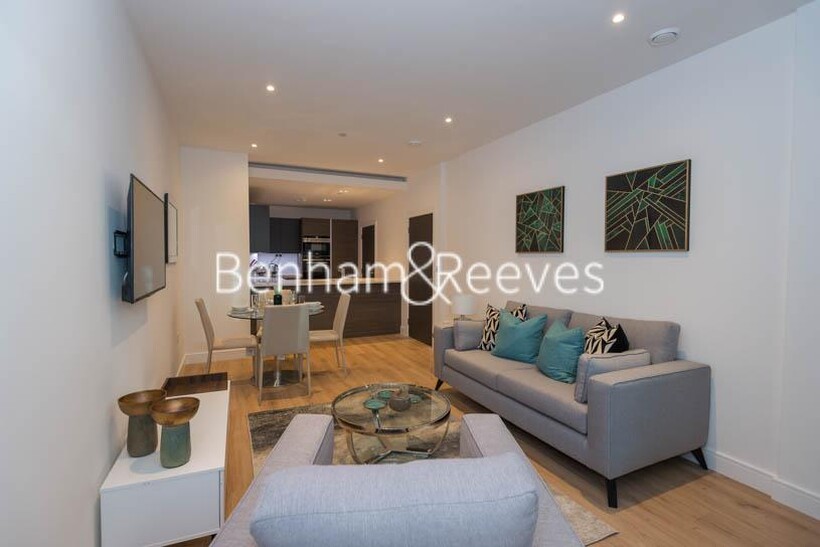 Sovereign Court, Hammersmith W6 2 bed apartment to rent - £3,350 pcm (£773 pw)