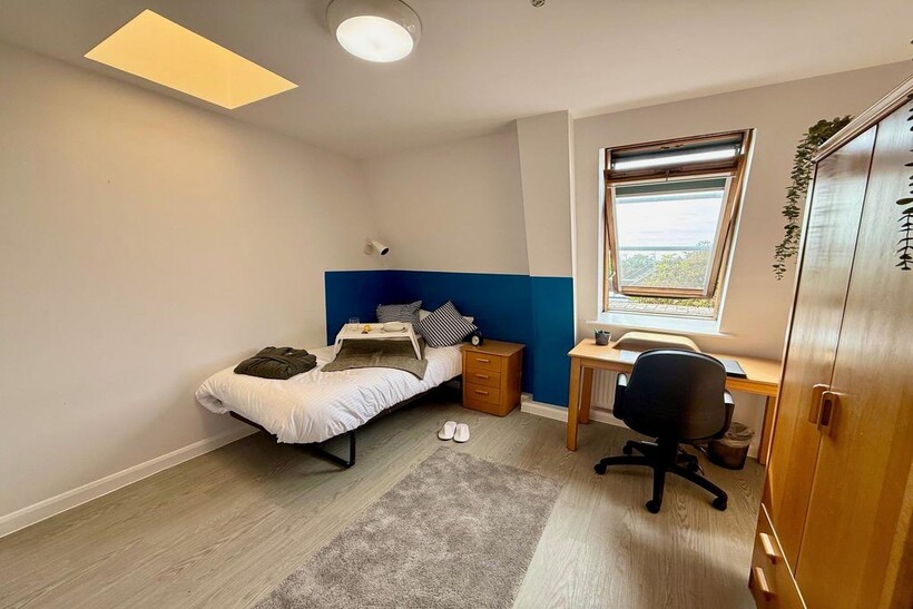 Cricklewood Lane, Cricklewood House share to rent - £950 pcm (£219 pw)