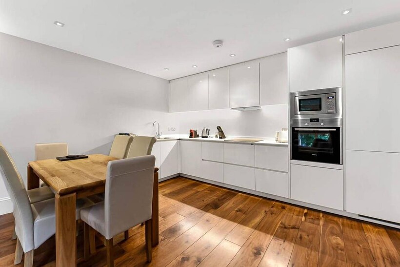 Tavistock Place, Bloomsbury, London... 3 bed flat to rent - £10,833 pcm (£2,500 pw)