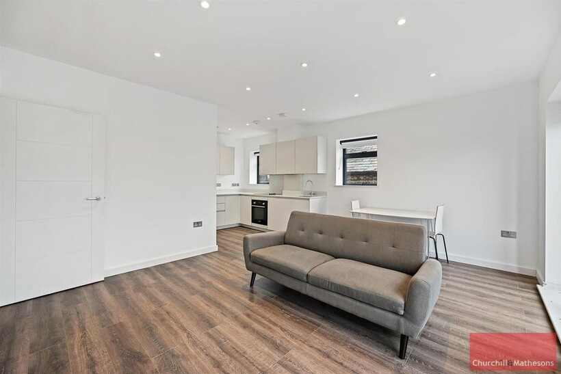 Craven Park Road, Harlesden NW10 8SH 1 bed flat to rent - £1,647 pcm (£380 pw)