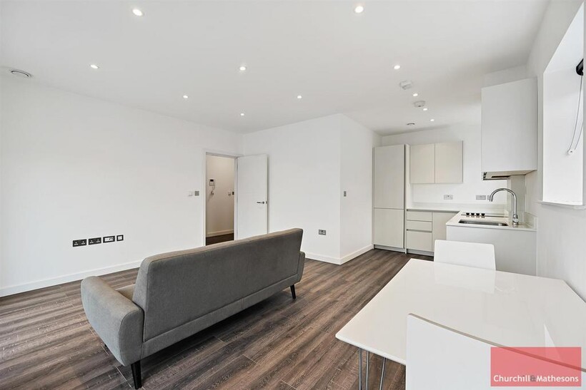 Craven Park Road, Harlesden NW10 8SH 1 bed flat to rent - £1,647 pcm (£380 pw)