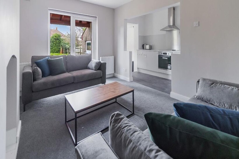 Bristol BS7 3 bed house to rent - £1,066 pcm (£246 pw)