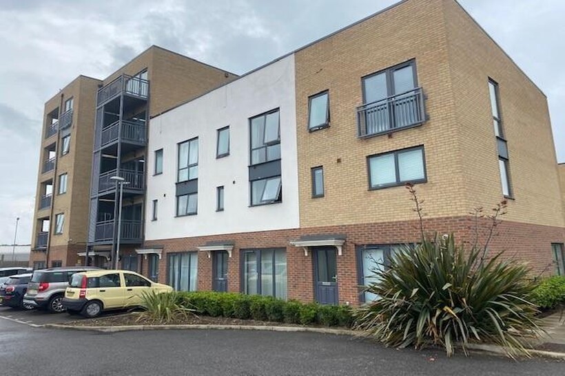 Watson Place SE25 2 bed flat to rent - £1,675 pcm (£387 pw)