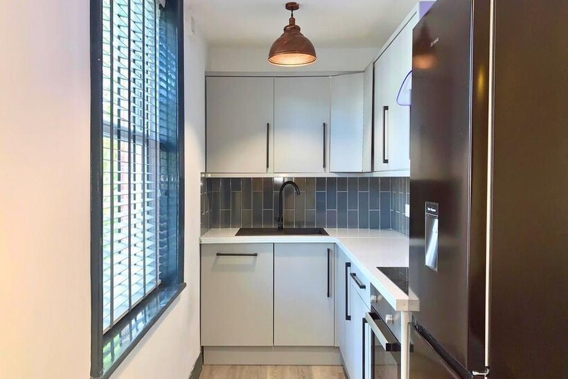 8ab140b0-9043-4efe-8