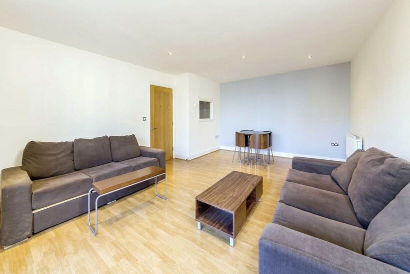 Wards Wharf Approach, London E16 2 bed flat to rent - £2,448 pcm (£565 pw)