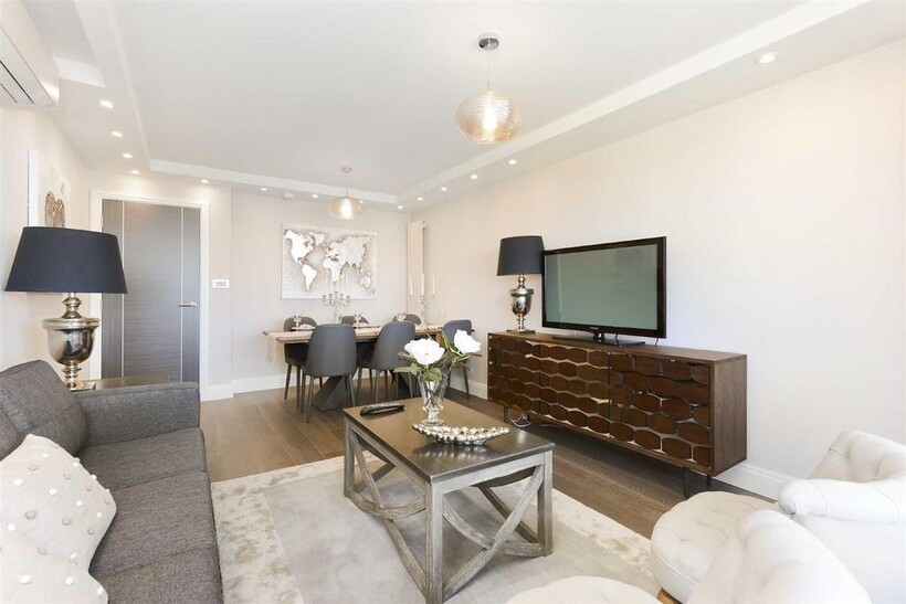 Cresta House, Finchley Road, Swiss... 3 bed apartment to rent - £4,398 pcm (£1,015 pw)