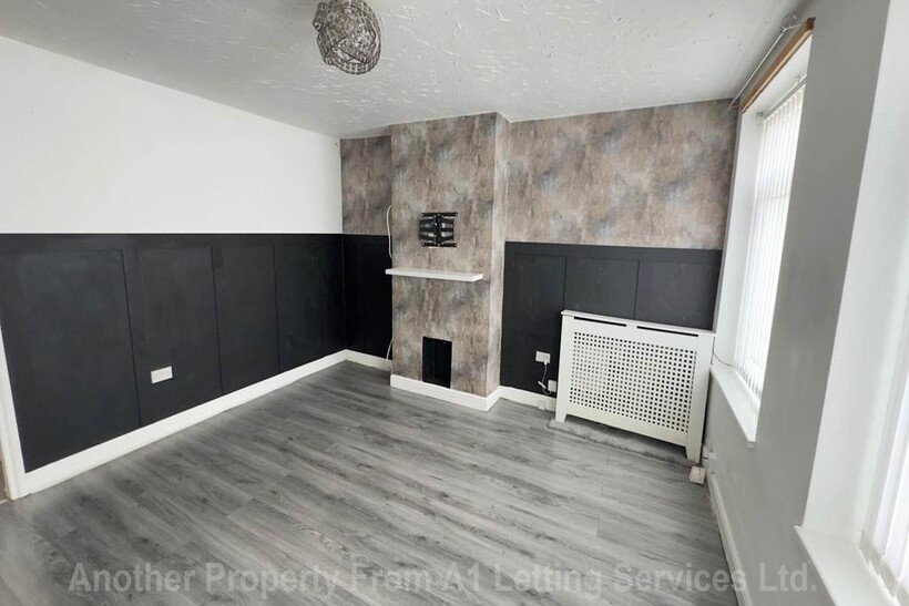 North Roundhay, Stechford 2 bed terraced house to rent - £1,195 pcm (£276 pw)