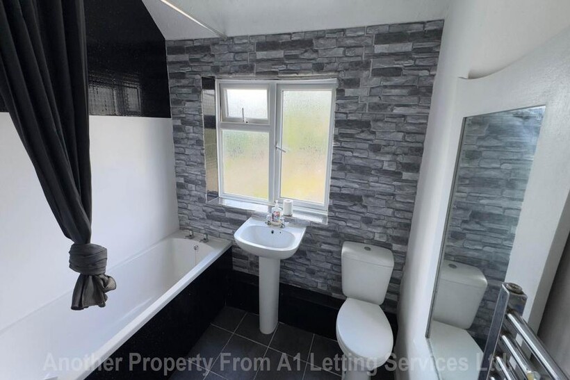 North Roundhay, Stechford 2 bed terraced house to rent - £1,195 pcm (£276 pw)