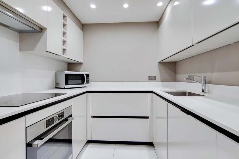 Finchley Road, Swiss Cottage, NW3 3 bed flat to rent - £4,398 pcm (£1,015 pw)