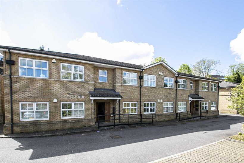 The Siding, Fenny Stratford 2 bed apartment to rent - £1,095 pcm (£253 pw)