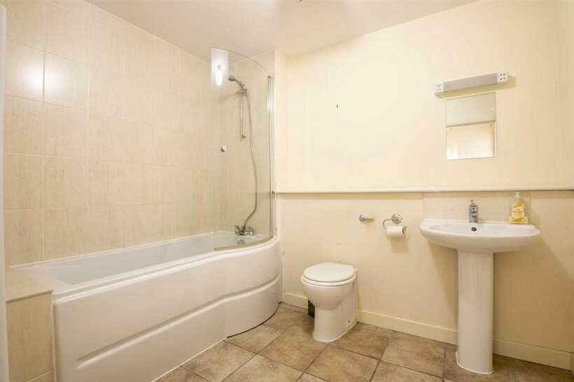 The Siding, Fenny Stratford 2 bed apartment to rent - £1,095 pcm (£253 pw)