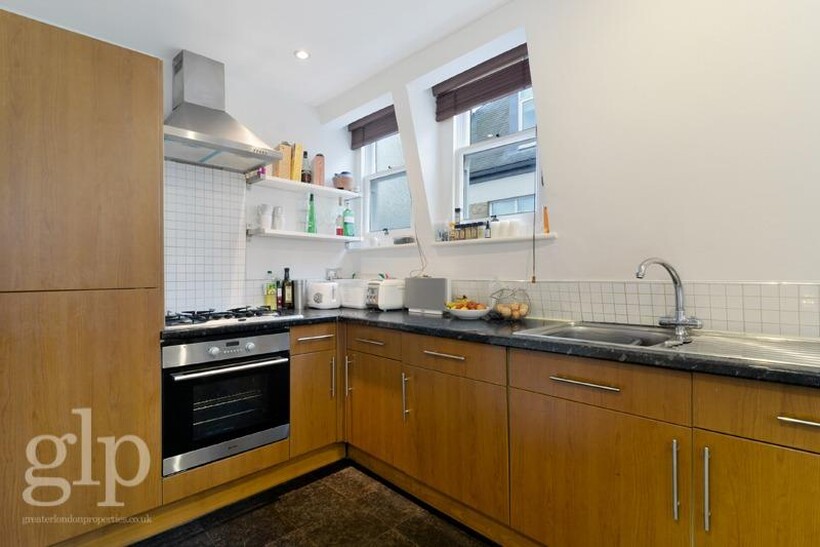 Long Acre, London, Greater London... 2 bed flat to rent - £3,878 pcm (£895 pw)