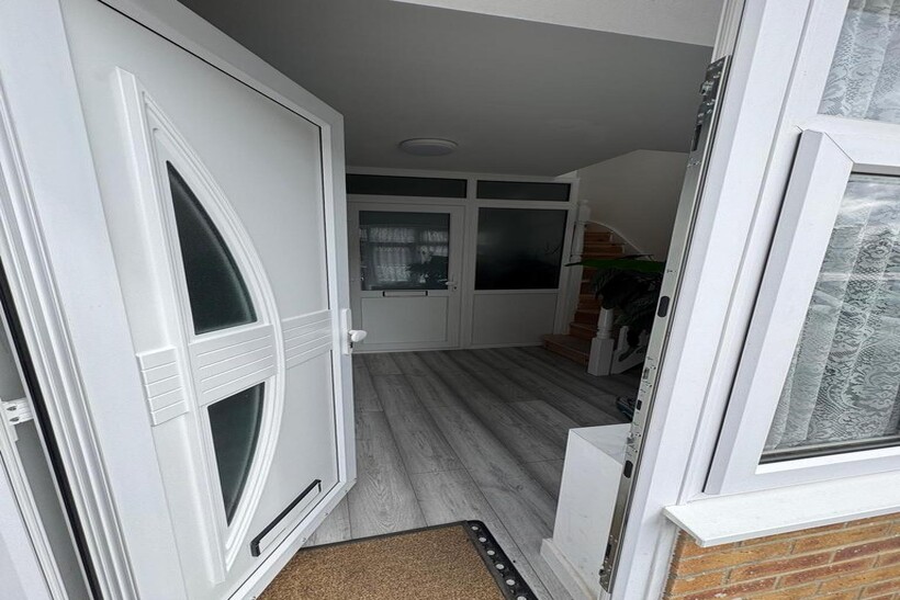 Kenton Lane, Harrow HA3 2 bed semi-detached house to rent - £1,990 pcm (£459 pw)
