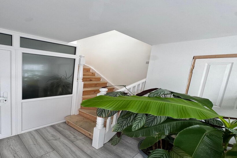 Kenton Lane, Harrow HA3 2 bed semi-detached house to rent - £1,990 pcm (£459 pw)