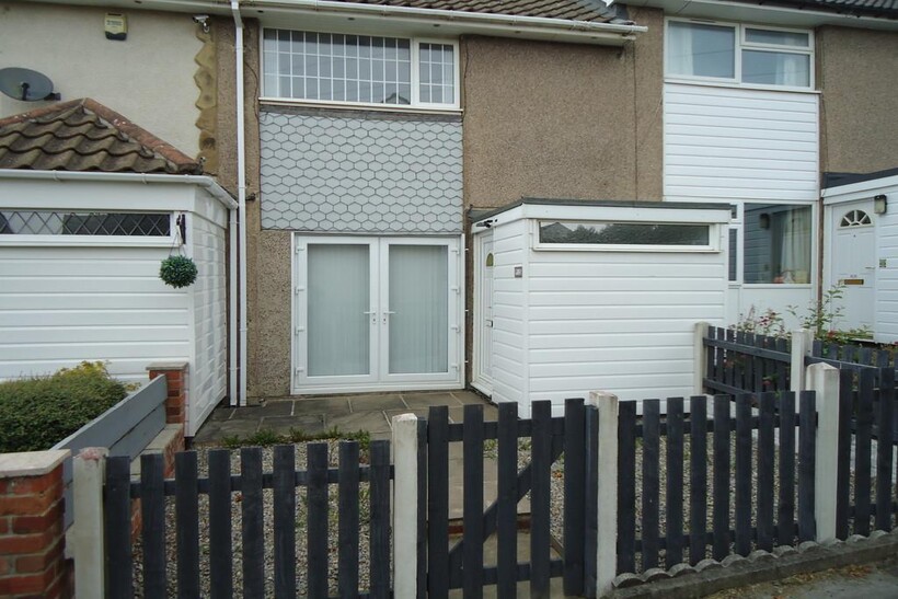 Helston Way, Leeds LS10 2 bed terraced house to rent - £990 pcm (£228 pw)