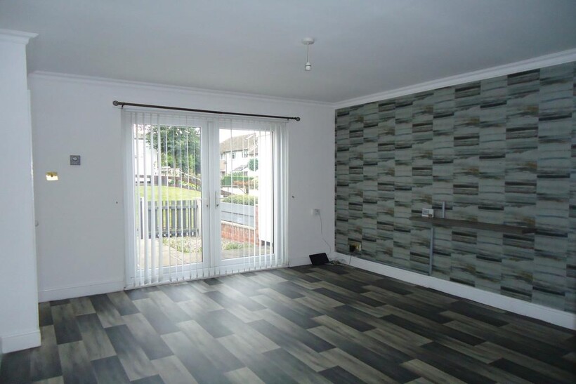 Helston Way, Leeds LS10 2 bed terraced house to rent - £990 pcm (£228 pw)