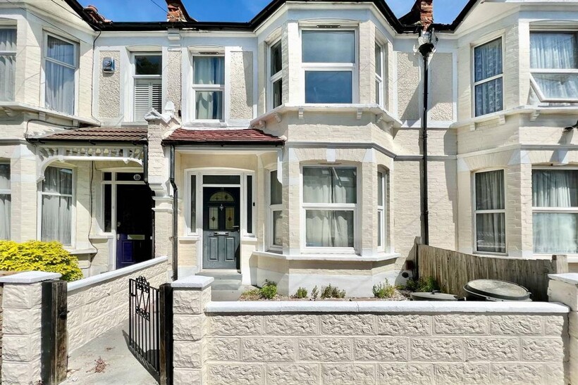 Eswyn Road, Tooting, London, SW17 4 bed terraced house to rent - £4,594 pcm (£1,060 pw)