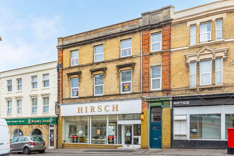 Flat B, Commercial Road, Bournemouth... 2 bed flat to rent - £1,100 pcm (£254 pw)