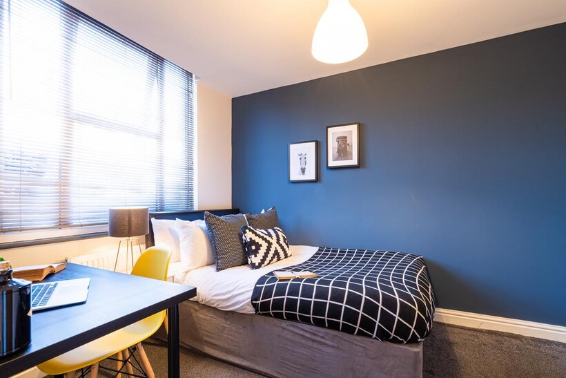 Ribble Road, Coventry CV3 5 bed terraced house to rent - £2,800 pcm (£646 pw)