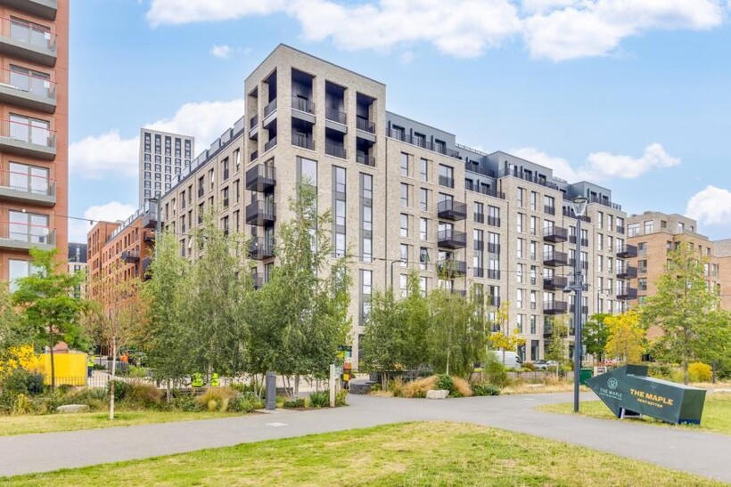 Parkview Avenue, Ashbee House, Brent... 2 bed apartment to rent - £2,496 pcm (£576 pw)