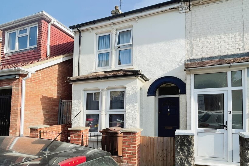 Castle Avenue, Rochester ME1 1 bed terraced house to rent - £550 pcm (£127 pw)