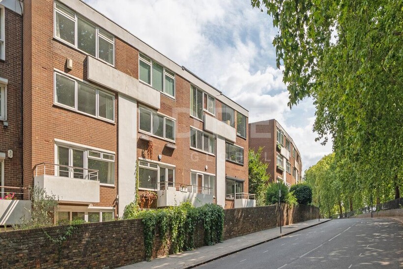 Meadowbank, London, NW3 3 bed terraced house to rent - £10,000 pcm (£2,308 pw)