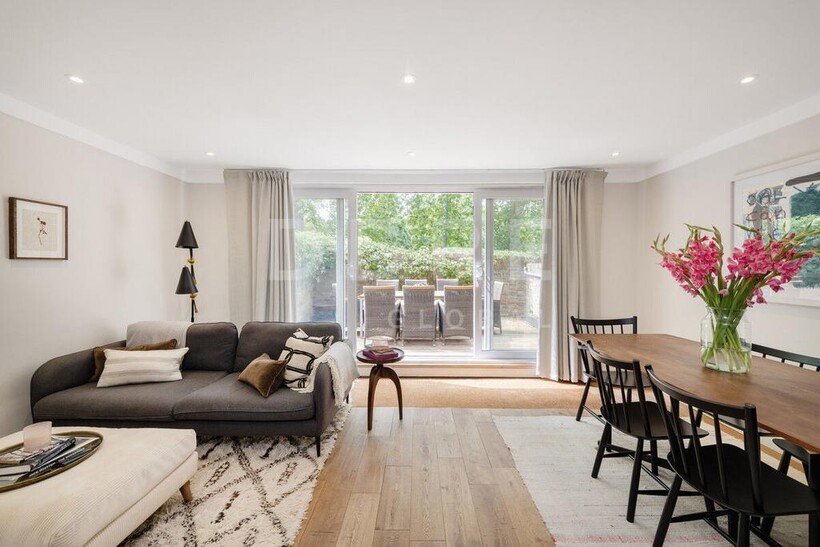 Meadowbank, London, NW3 3 bed terraced house to rent - £10,000 pcm (£2,308 pw)