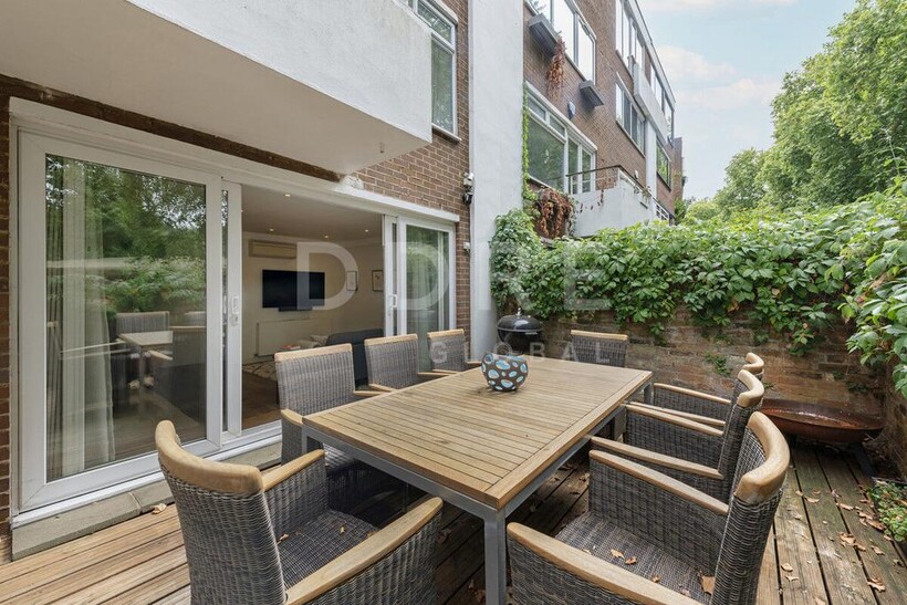 Meadowbank, London, NW3 3 bed terraced house to rent - £10,000 pcm (£2,308 pw)