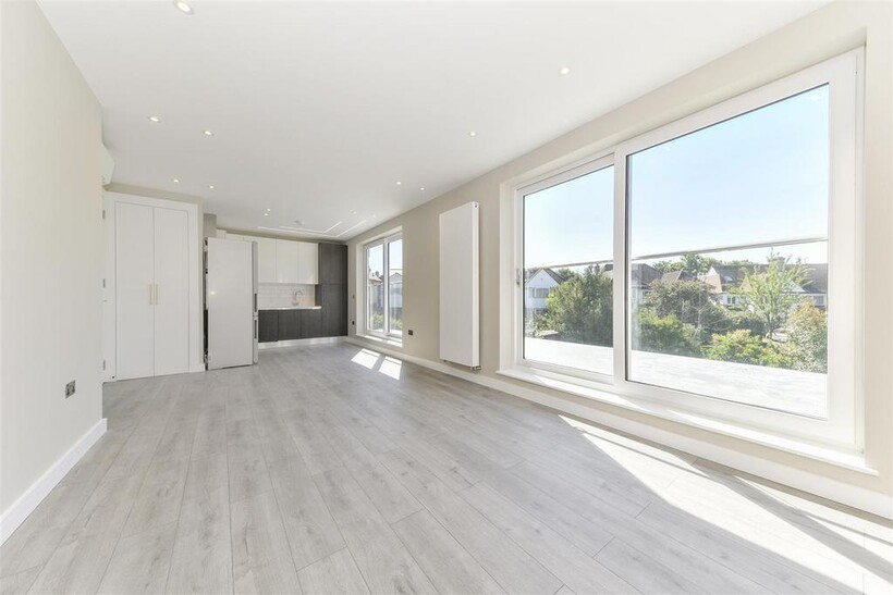 THE RIDGEWAY, GOLDERS GREEN, NW11 2 bed apartment to rent - £3,224 pcm (£744 pw)
