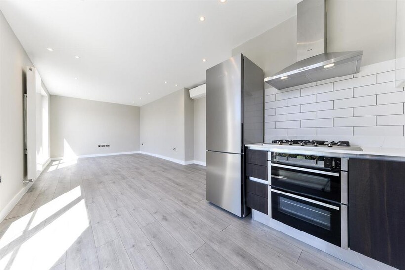 THE RIDGEWAY, GOLDERS GREEN, NW11 2 bed apartment to rent - £3,224 pcm (£744 pw)