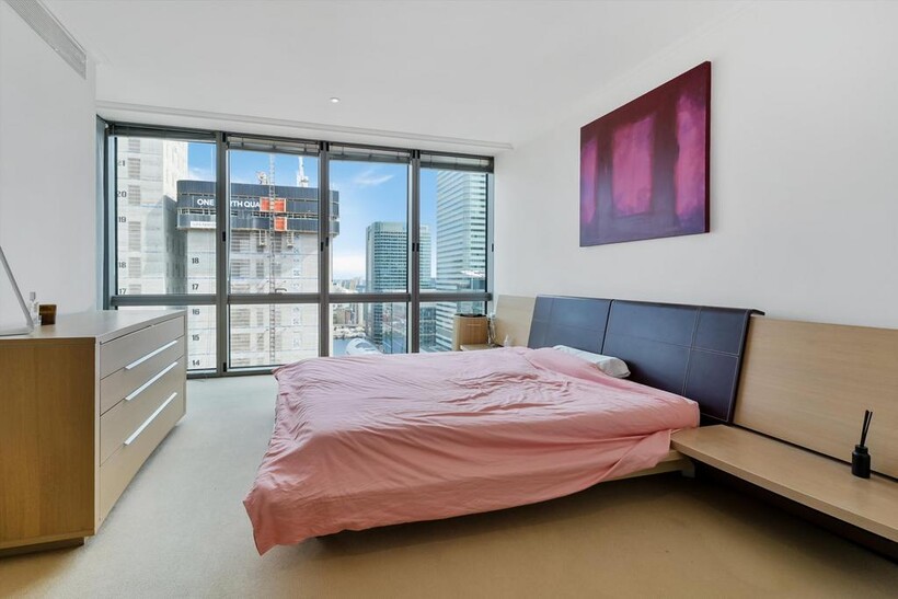 No. 1 West India Quay, Hertsmere... 1 bed flat to rent - £3,098 pcm (£715 pw)