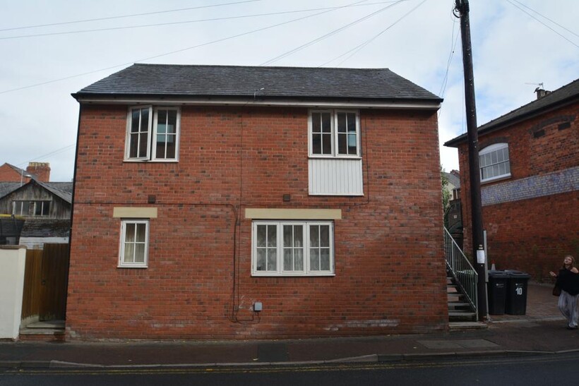 Henry Street, Ross-on-Wye, HR9 2 bed flat to rent - £750 pcm (£173 pw)