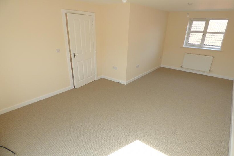 Girton Way, DE3 3 bed townhouse to rent - £1,140 pcm (£263 pw)